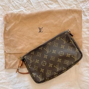 Louis Vuitton MONOGRAM CANVAS POCHETTE ACCESSOIRES pouch
